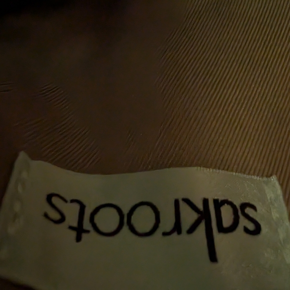 Sakroots Purple Crossbody Bag with Quilted Floral Design and Wider Strap - Picture 2 of 4